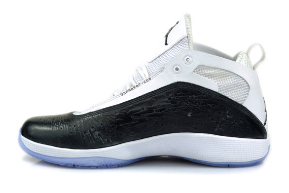 Air Jordan 2011 White Black First Look 02