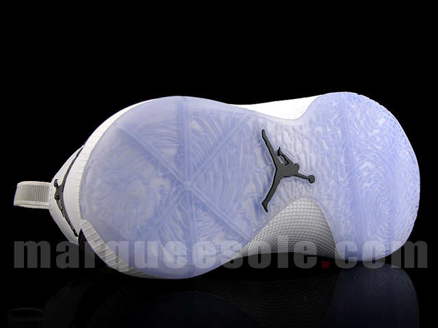 Jordan 2011 M 4m