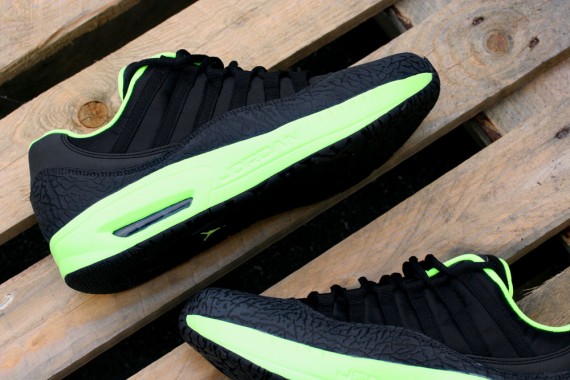 Jordan CMFT 11 Viz Air – Anthracite – Volt  | New Images