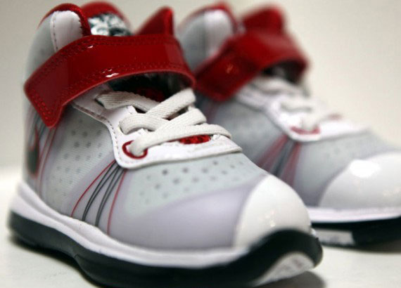 Nike Lebron 8 V2 Toddler 2