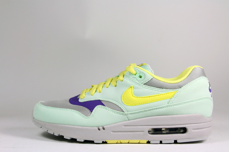 Nikw Wmns Air Max 1 Ss11 01
