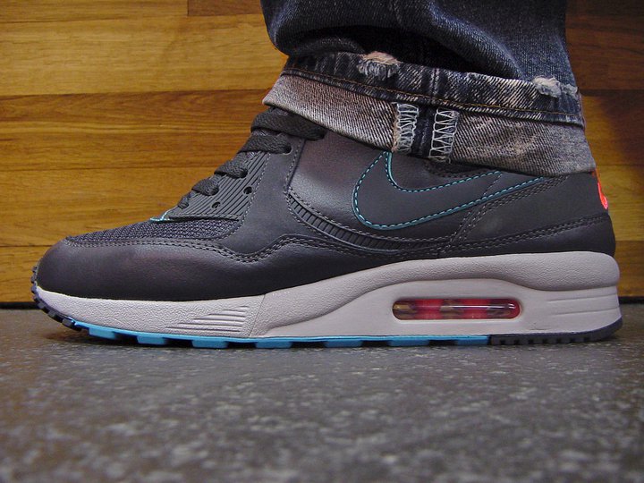 Nike Air Max Light – Dark Shadow – Teal – Pink