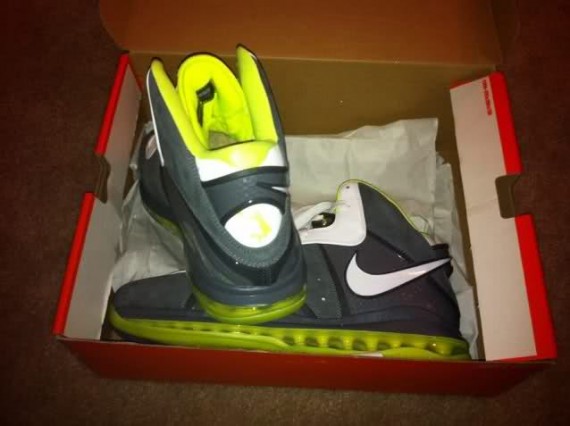 Nike LeBron 8 V1 ‘Dunkman’ Sample – New Images