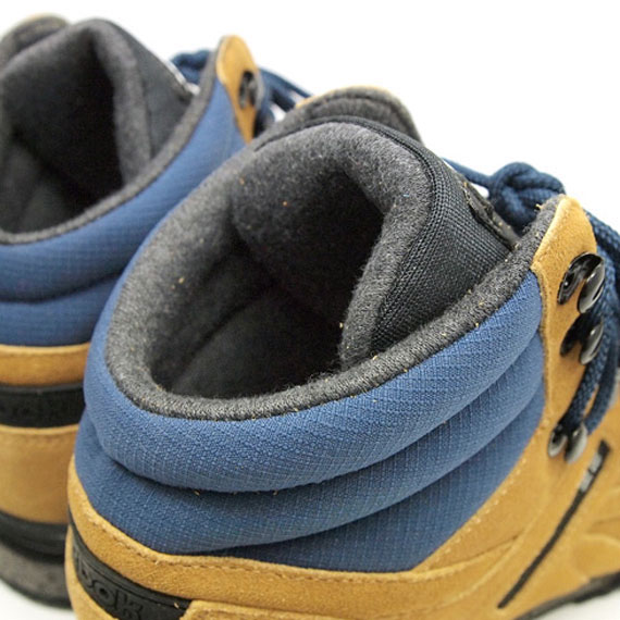10 Deep Reebok Night Sky 03
