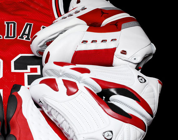 Air Jordan White Red Showcas 11