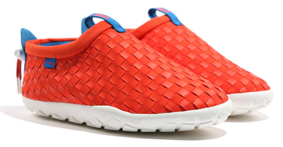 Nike Acg Air Moc Team Orange White Blue 01
