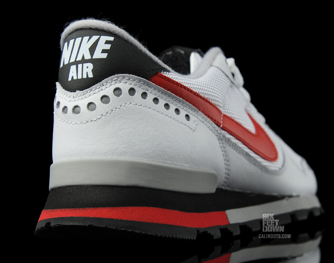 Nike Air Venture - White - Sport Red - Black - Metallic Silver