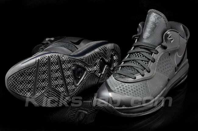 Nike Lebron 8 V2 Low Triple Black 21