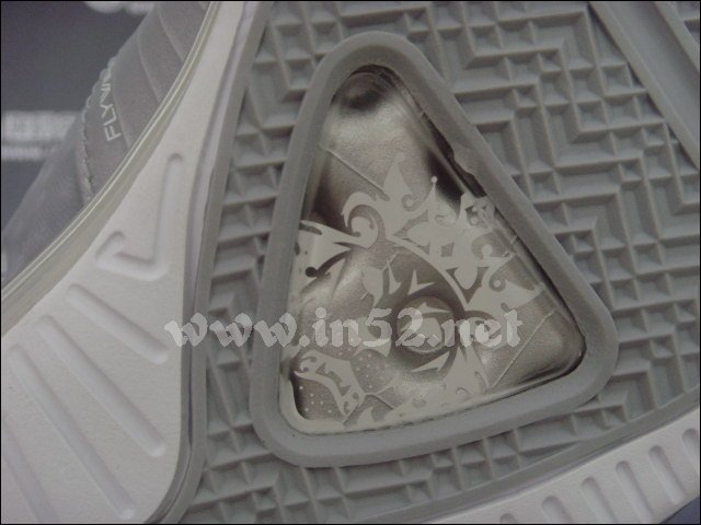 Nike Lebron 8 V2 Low Wolf Grey White Metallic Silver 9