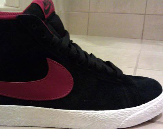 Nike SB Blazer High - Black - Red | Holiday 2011