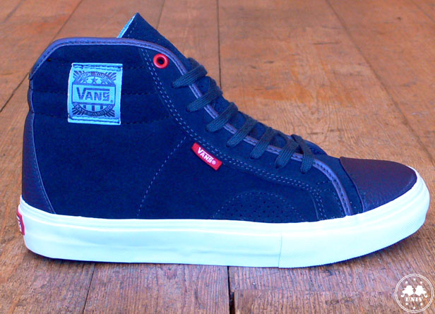 Vans Syn Univ 4