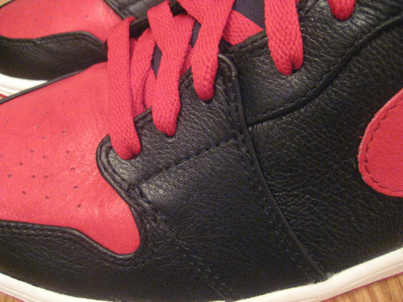 Air Jordan 1 Banned 05