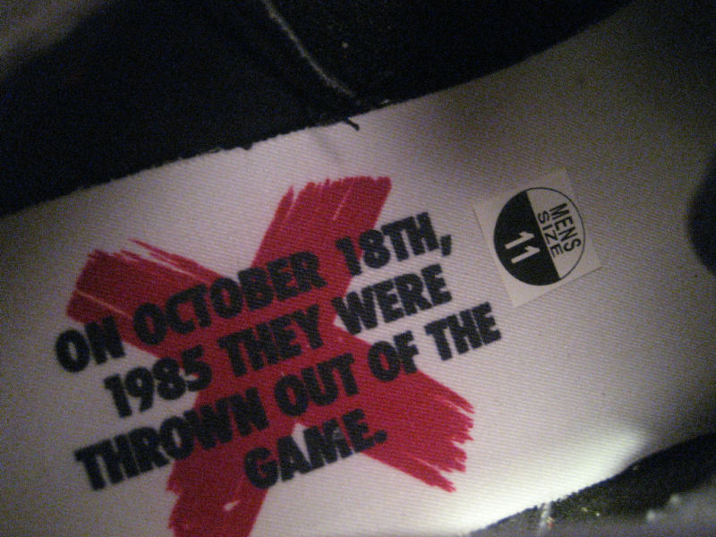Air Jordan 1 Banned 08