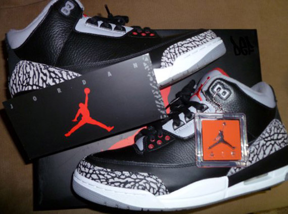 Air Jordan III Retro 2011 - Black - Cement