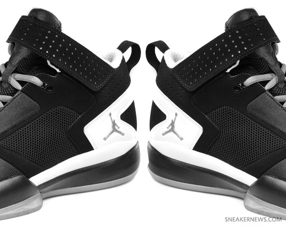 Jordan Bct Mid Black Metallic Silver White 01