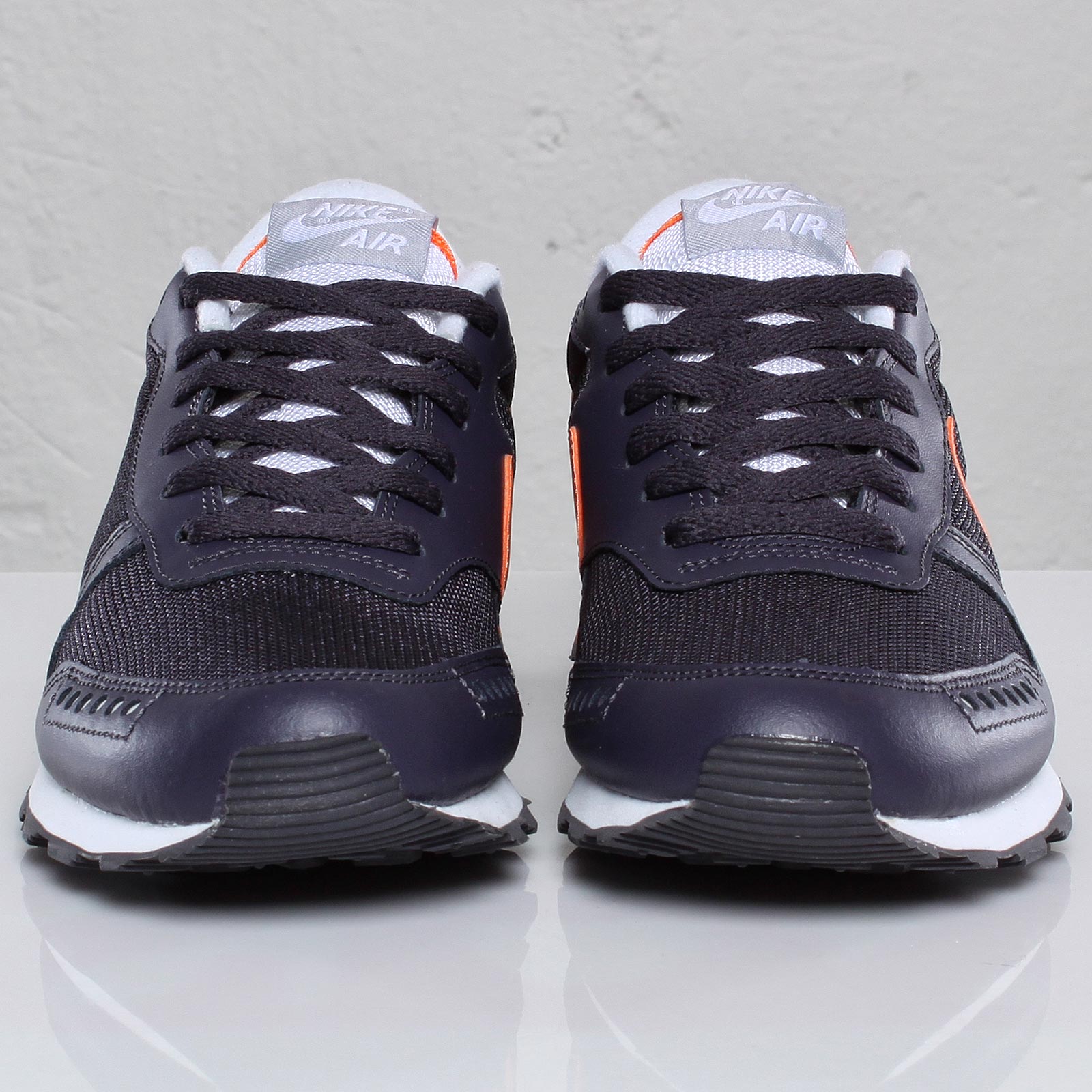 Nike Air Venture Gridiron Bright Mandarin Wolf Grey White 3