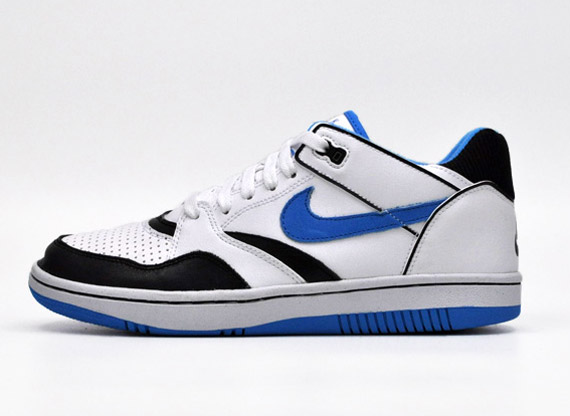 Nike Sky Force 88 Low White Blue Step 06