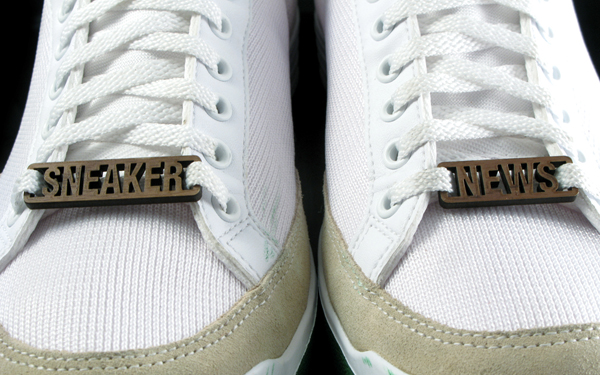 Sneaker News Dark 600