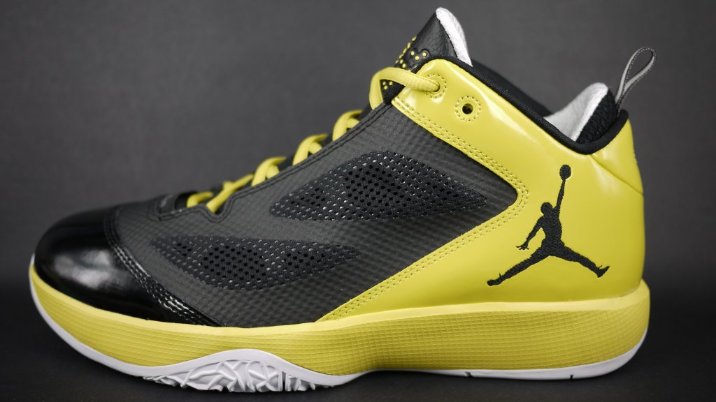 Air Jordan 2011 Q Flight Black Yellow 1