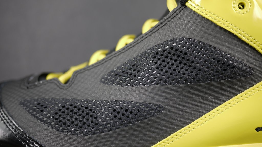 Air Jordan 2011 Q Flight Black Yellow 4