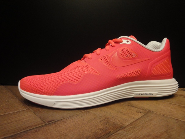 Nike Lunar Flow Black Solar Red White 1