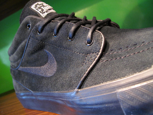 Nike SB Zoom Stefan Janoski Mid 'Blackout' | Available