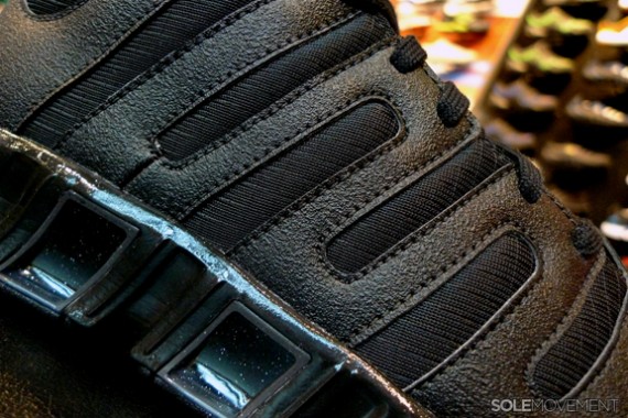 adidas Clima 360 Mid - Black