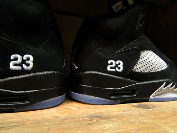 Air Jordan V Black Met Footp 02