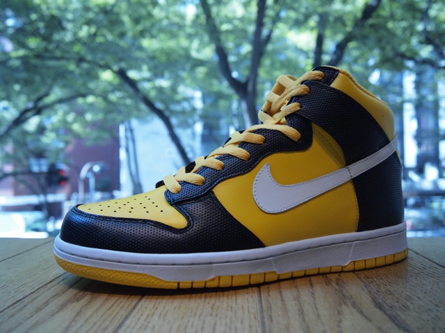 Nike Dunk High Black Varsity Maize White 1