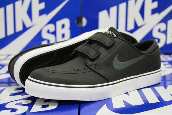 Nike Sb Janoski Velcro Black 01