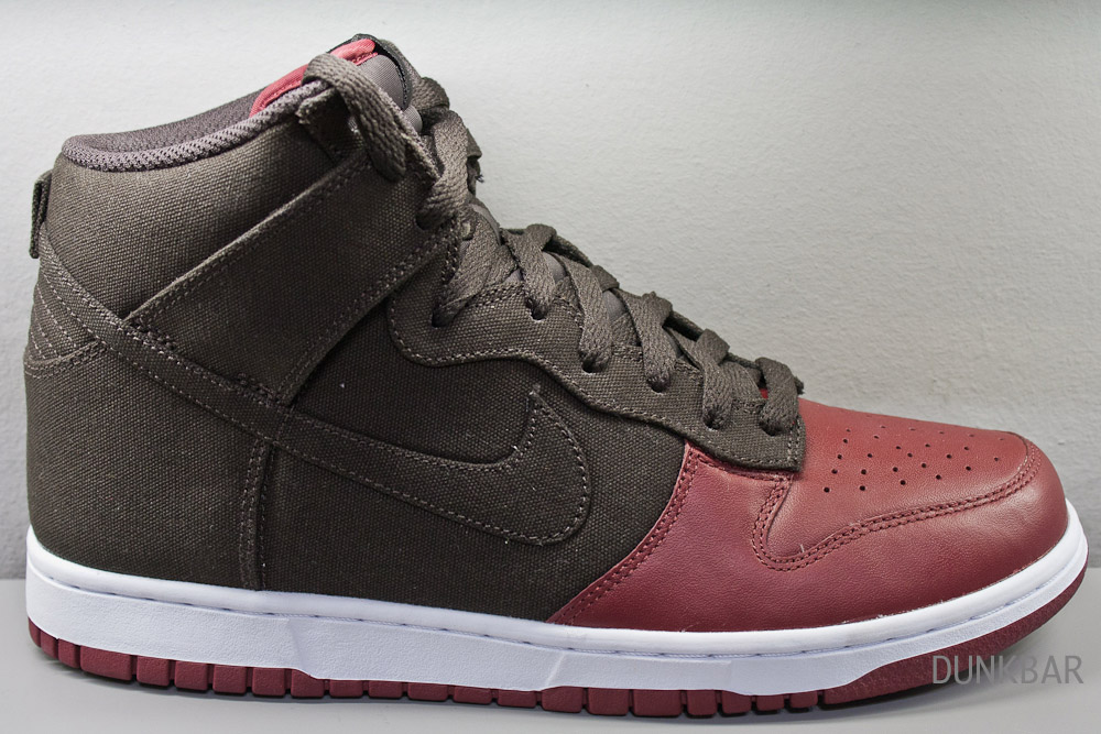 Nike Dunk High Velvet Brown