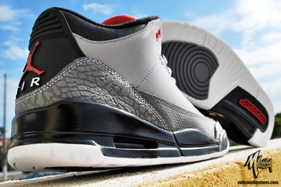Air Jordan III ‘Stealth’ – Arriving @ Retailers