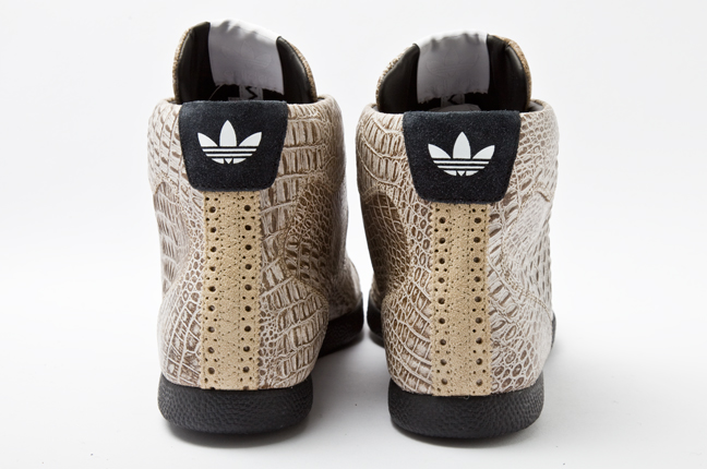 Adidas Azzi Mid Croc 3