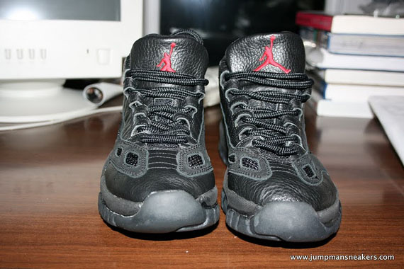 Jordan Xi Ie Low Blk Samp 04