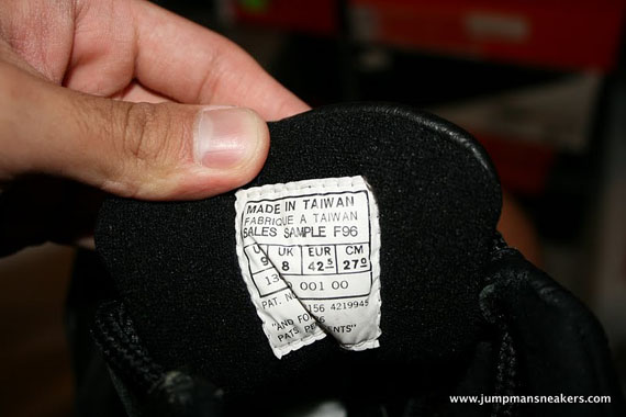 Jordan Xi Ie Low Blk Samp 06