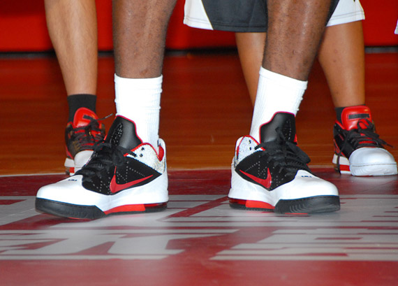 Nike Lebron Ambassador Iv Detailed Images 03
