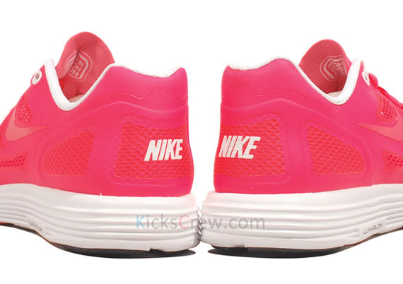 Nike Lunar Flow Solar Red White