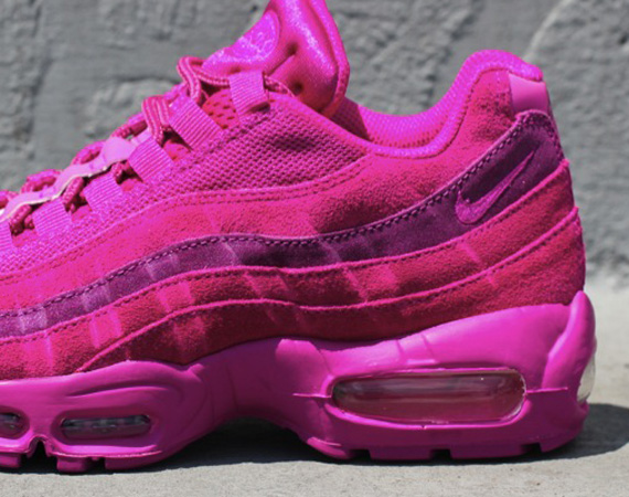 Nike Wmns Air Max 95 Vivid Grape 02
