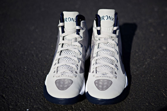 Nike Zoom Hyperdunk 2011 Bronx 02