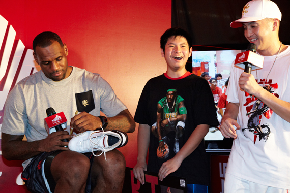 Signing Shoes Kid