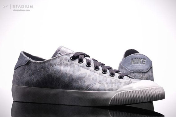 488492 002 Zoom All Court 2 Dark Grey Blk Wolf Grey Sumwt 2 Watermark