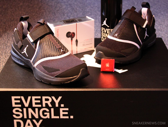 Jordan Trunner LX 11 "EVERY. SINGLE. DAY." Special Edition Package