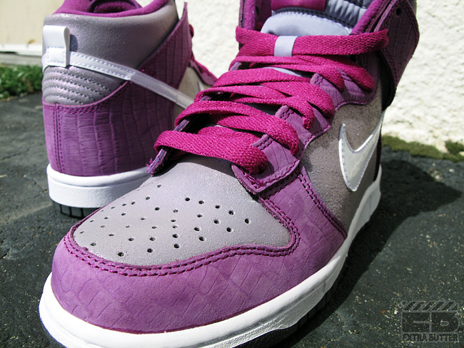 Nike 6.0 Wmns Dunk High Bold Berry 3