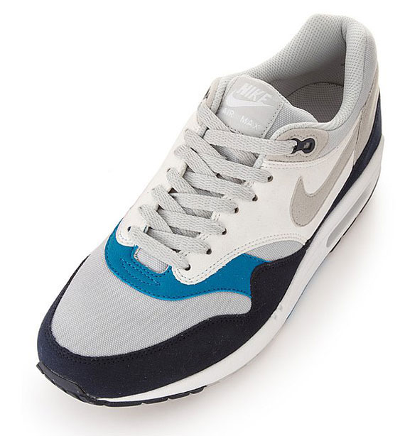Nike Am1 Grey Obsidian Ct 06
