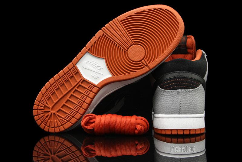 Nike Sb Dunk Mid Pro Un Supreme 3