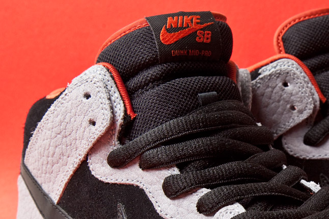 Nike Sb September 2011 Dunk Mid 3