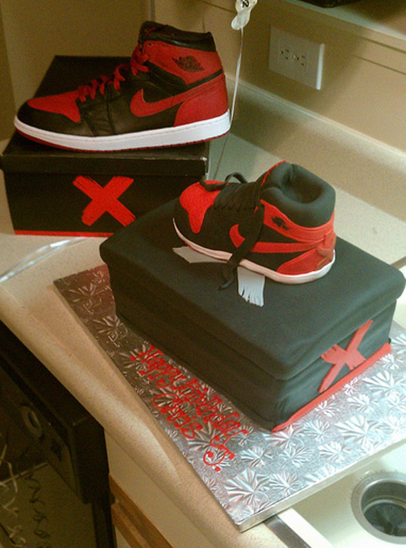Air Jordan 1 Banned Cake 4