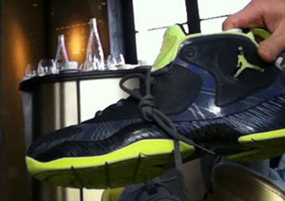 Air Jordan 2012 - Black - Volt - Sample