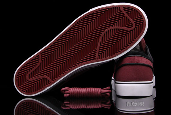 Nike Janoski Team Red Blk Av 01