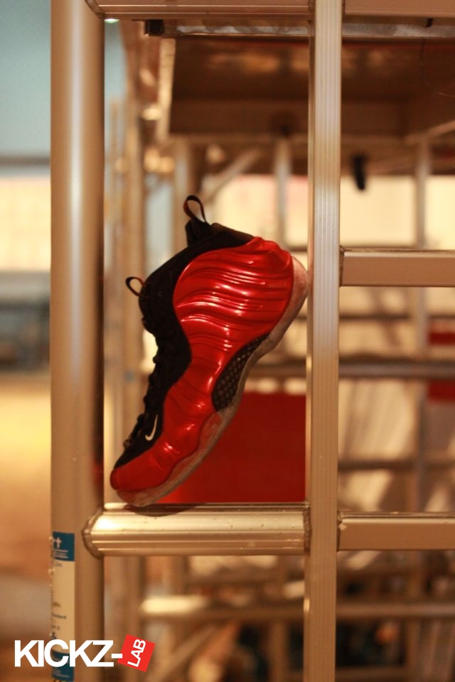 Nike Air Foamposite One Varsity Red 12